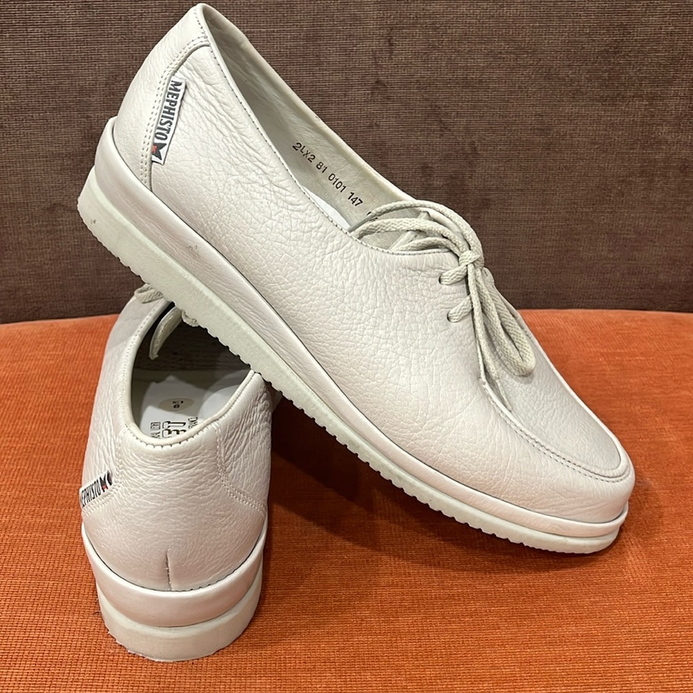 Mephisto Air- Jet Off White Leather Lace up Sneakers / nurse shoes 9 US